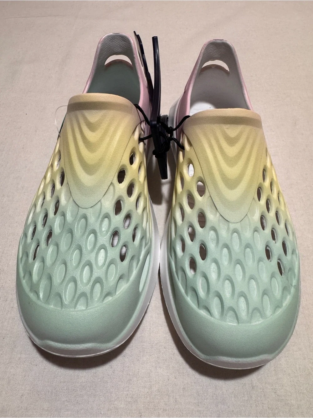 NWT Rugged Shark Pastel Ombre Water Shoes Kids Size 3